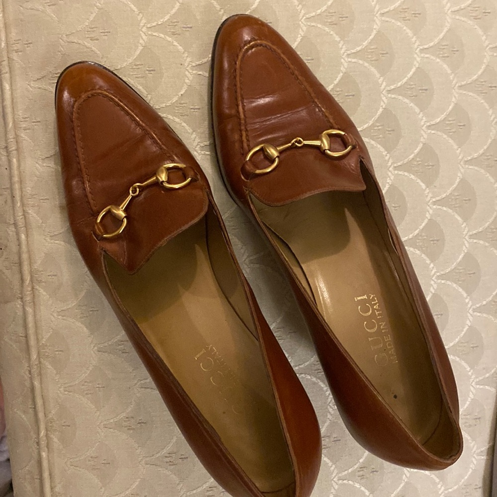 Gucci Horse Bit loafers 2 1/2” heels 1993 very good condition. Great with pants